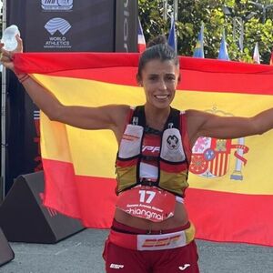 GEMMA  ARENAS MEDALLA DE PLATA ULTRA TRAIL ABSOLUTA Y ORO EN LA MASTER F-45